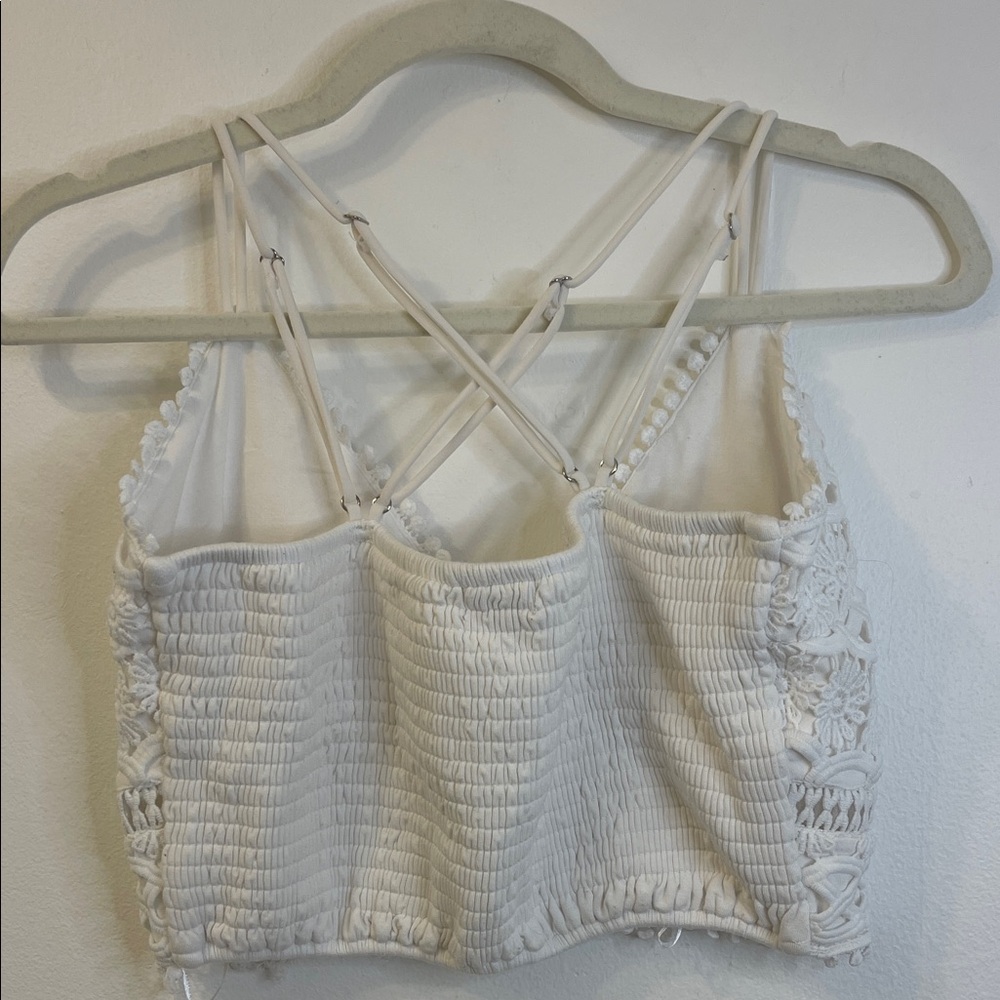 Francesca's mi ami White Lace Crop Top Size Medium - Picture 5 of 9
